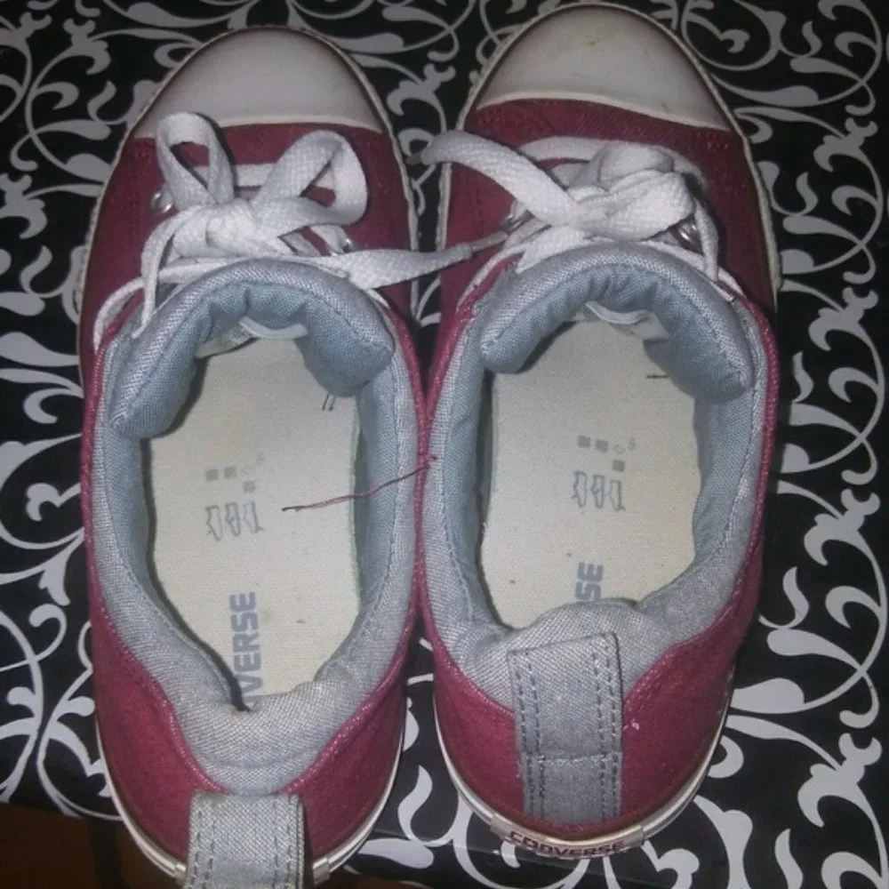 Converse Burgundy Low Top Converse 3Y